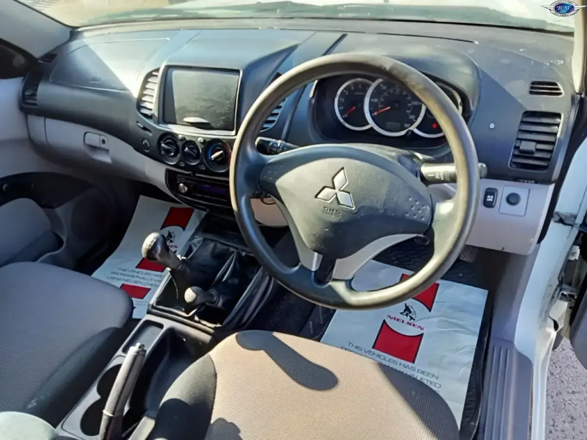 Usado Mitsubishi L200 134 HP (98 kW) 2012 Branco Pickup