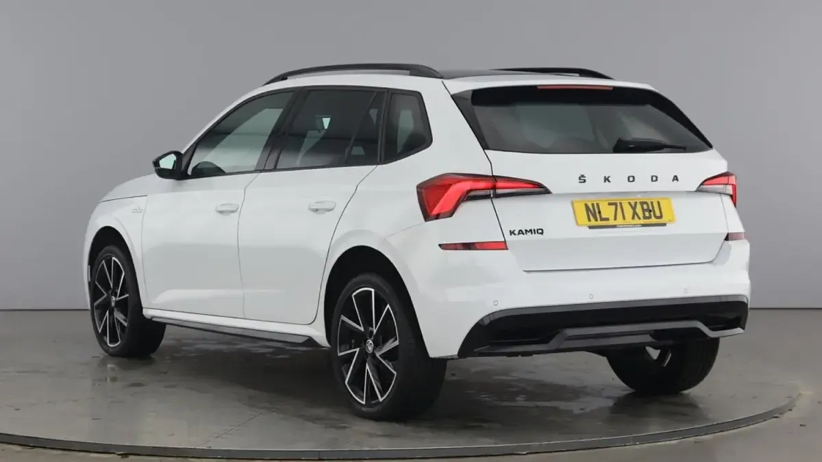 Used Skoda Kamiq Monte Carlo 150 HP (110 kW) 2021 Moon white metallic SUV