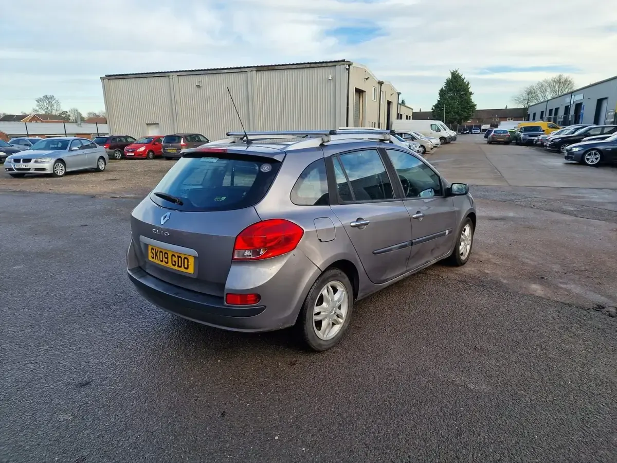 Used Renault Clio Dynamique 2009 Grey Estate