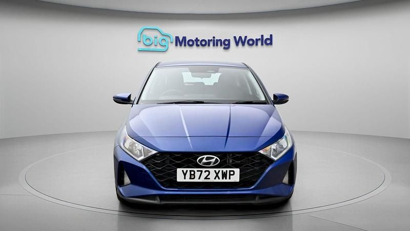 Używany Hyundai i20 SE 101 KM (74 kW) 2023 Niebieski Hatchback