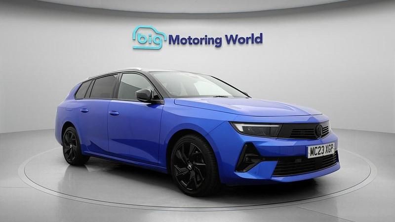 Used Vauxhall Astra S 130 HP (95 kW) 2023 Blue Estate