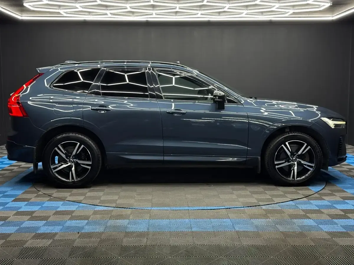 Used Volvo XC60 R-Design 2021 Blue SUV