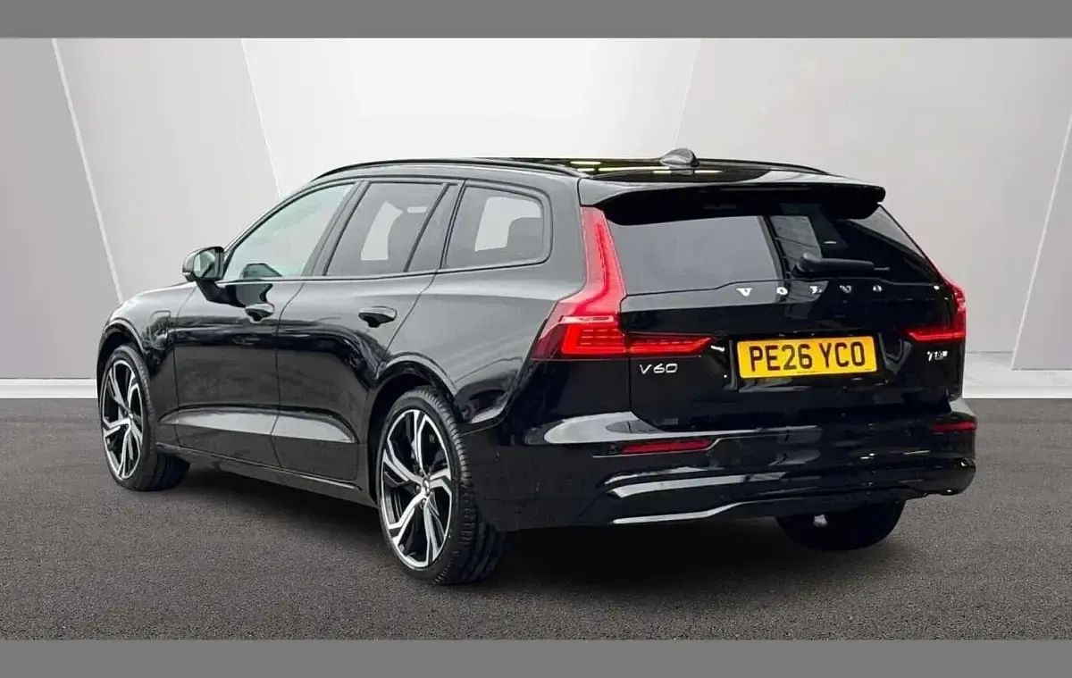 New Volvo V60 Ultra 449 HP (330 kW) 2026 Black Estate