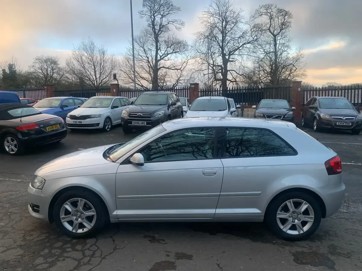 Used Audi A3 Design 105 HP (77 kW) 2011 Silver Hatchback