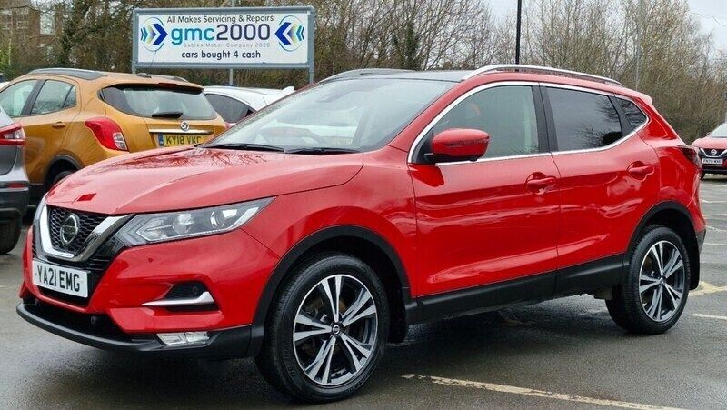Red Used 2021 Nissan Qashqai N-Connecta SUV | £12,595 (Good price) - Image 1/4