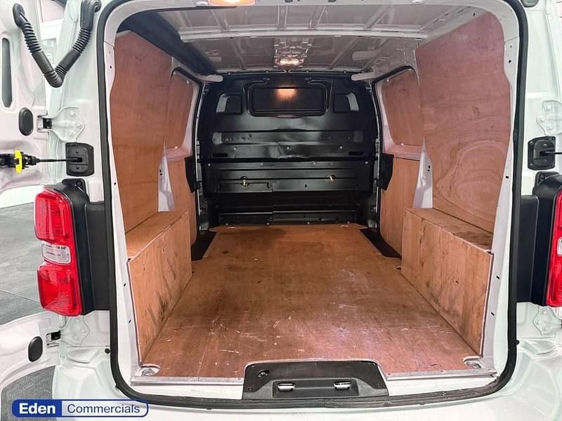 Używany Citroën Dispatch 2023 Biały Minivan
