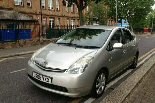 Used Toyota Prius 76 HP (55 kW) 2005 Hatchback