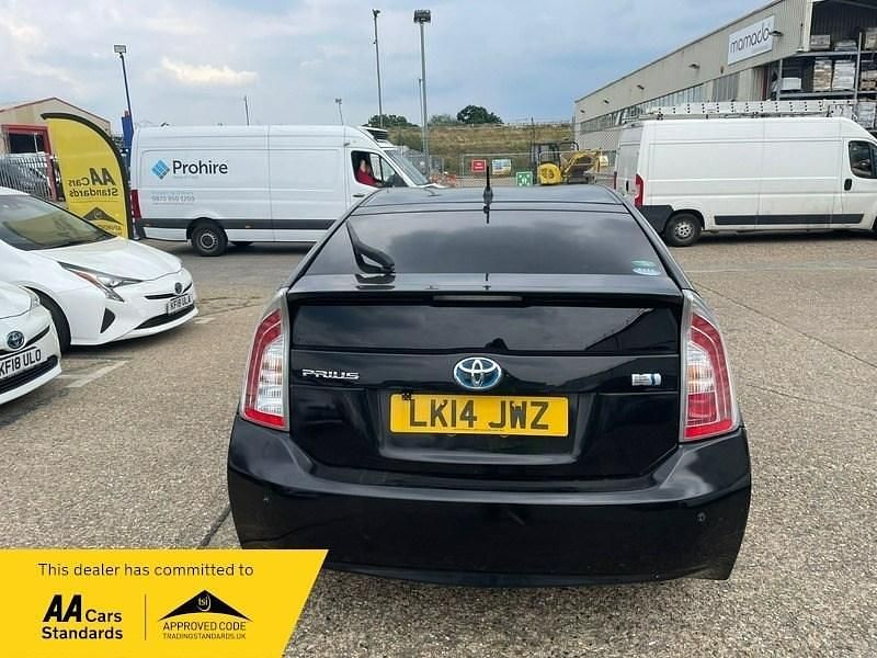 Used Toyota Prius 122 HP (89 kW) 2014 Black Hatchback