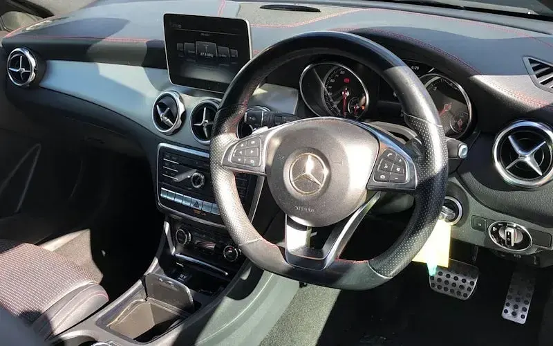 Used Mercedes GLA220 Active 177 HP (130 kW) 2018 Grey SUV