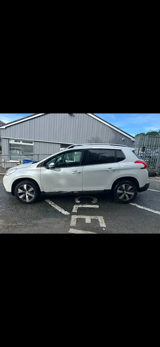 Used Peugeot 2008 Allure 115 HP (84 kW) 2014 White SUV