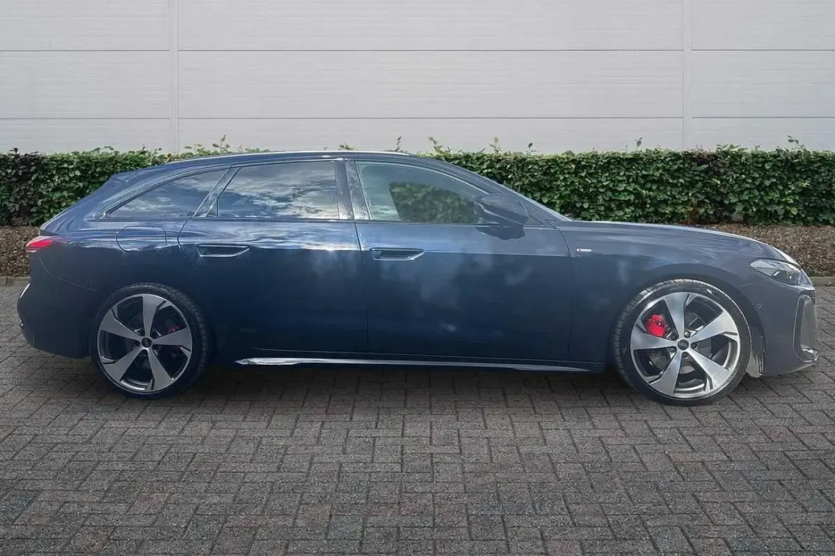 Used Audi A5 204 HP (150 kW) 2025 Blue Estate