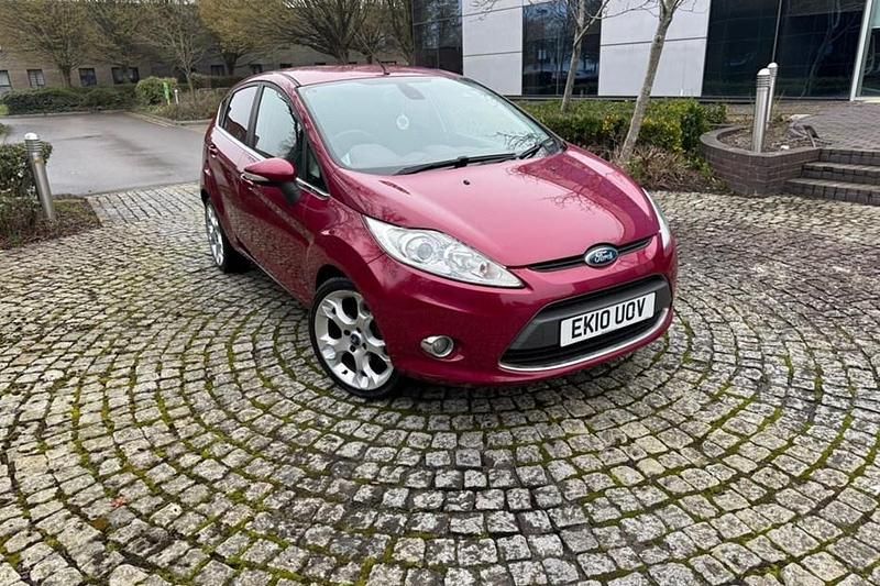 Used Ford Fiesta Titanium 118 HP (86 kW) 2010 Red Hatchback