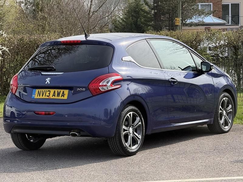 Used Peugeot 208 68 HP (50 kW) 2013 Blue Hatchback