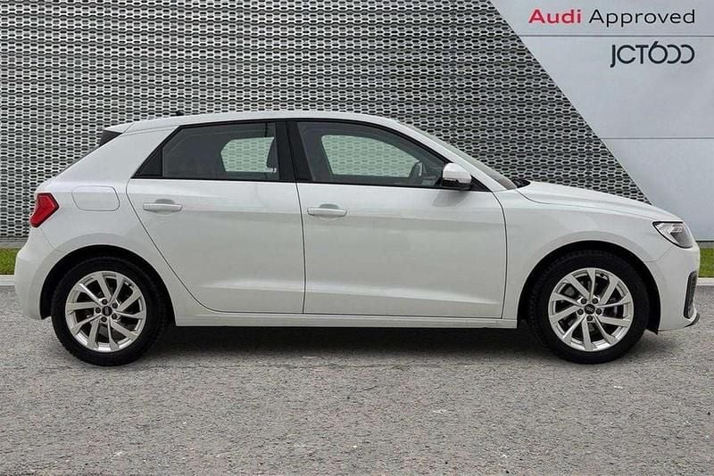 Used Audi A1 Sport 108 HP (79 kW) 2022 White SUV