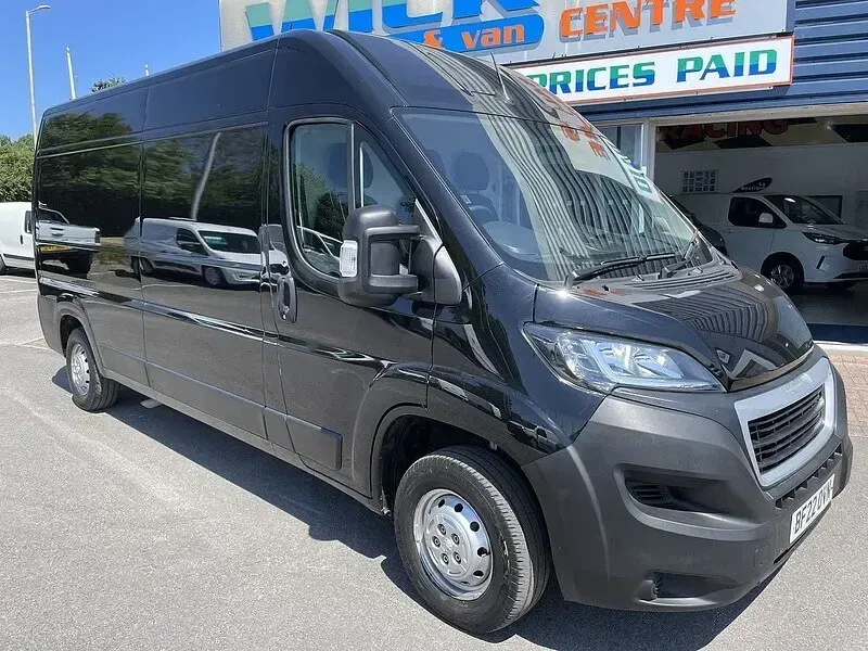Used Peugeot Boxer S 138 HP (101 kW) 2022 Black Van