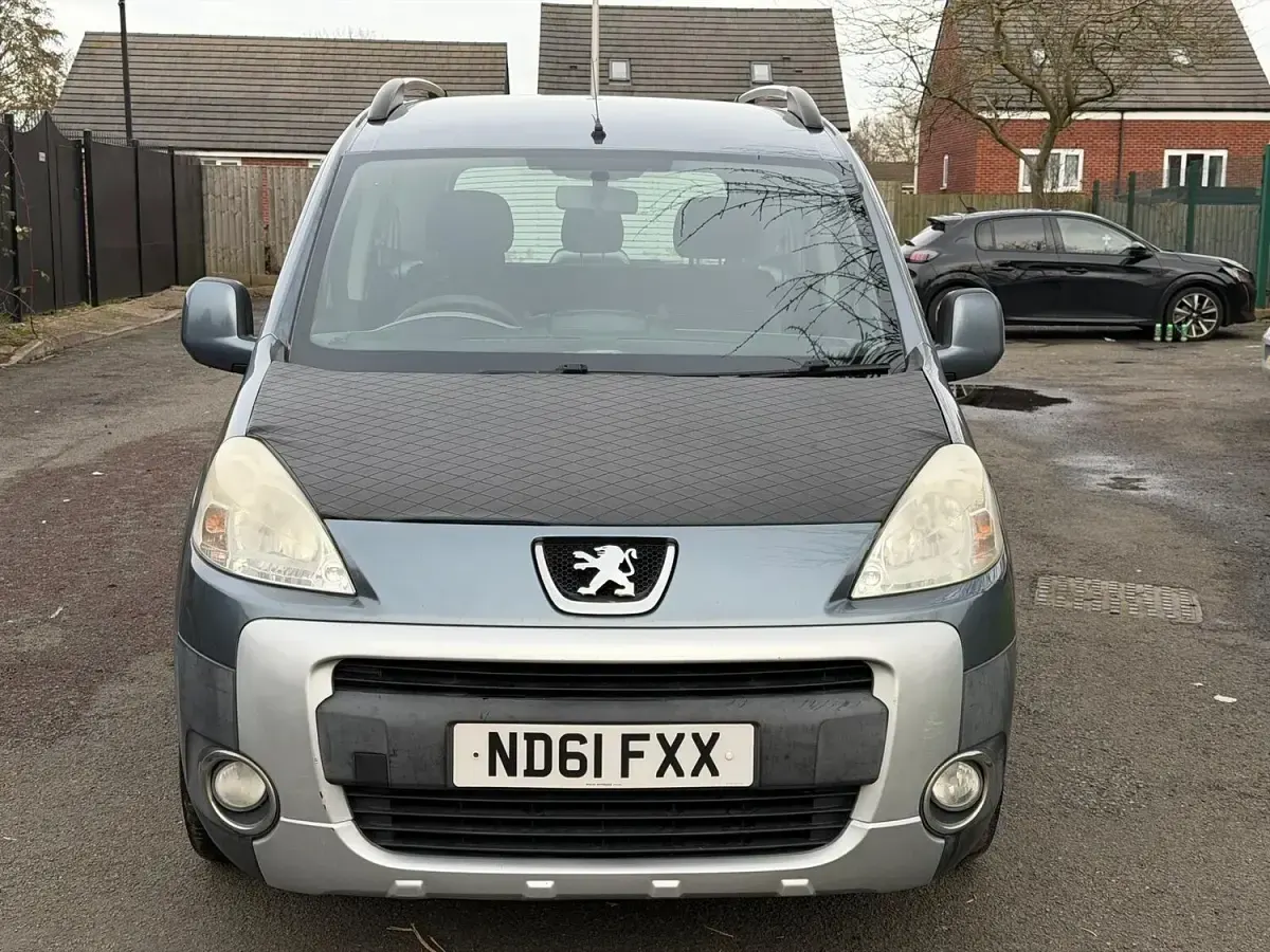 Used Peugeot Partner Tepee Outdoor 112 HP (82 kW) 2011 Grey MPV