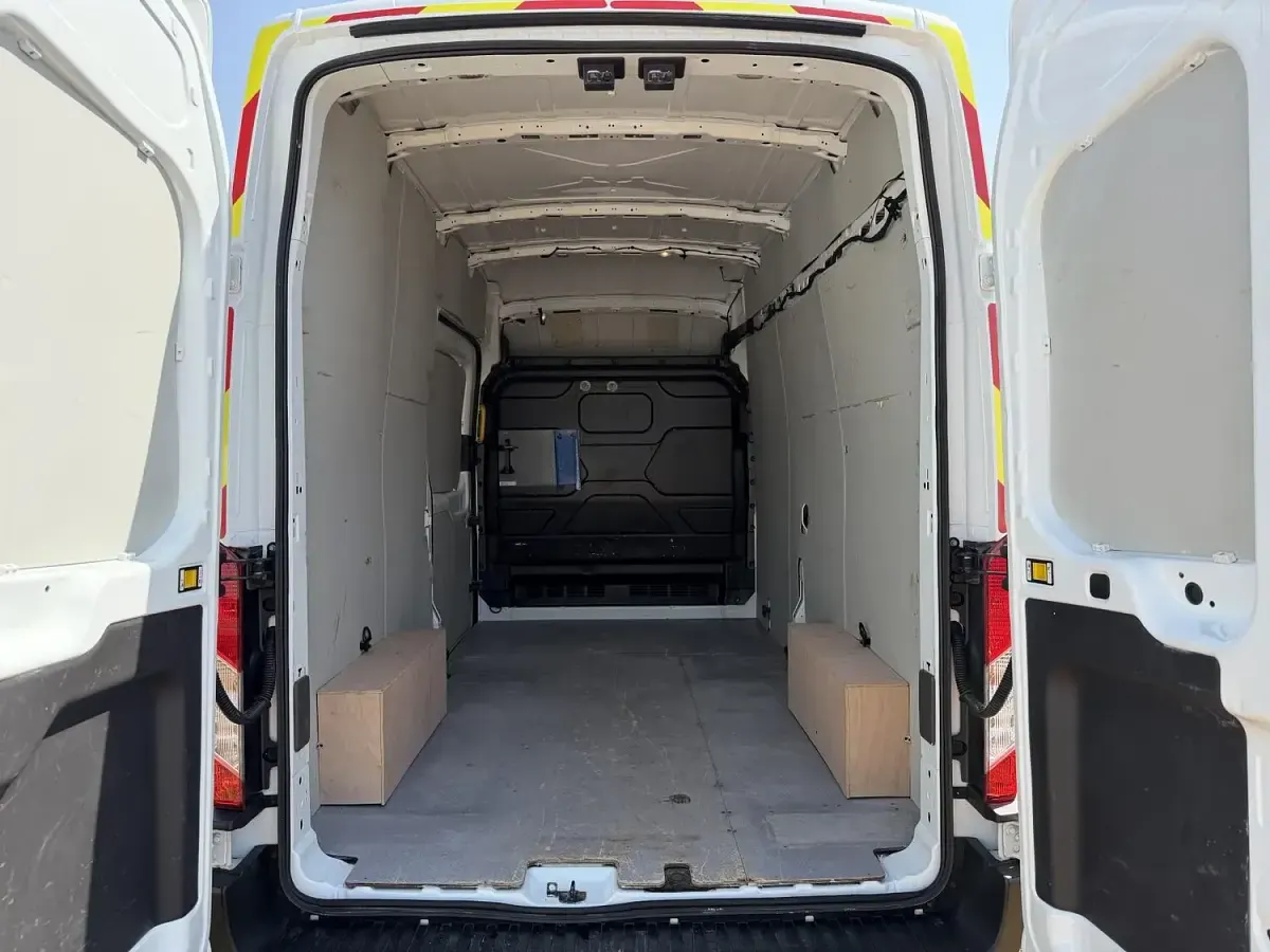 Used Ford Transit S 130 HP (95 kW) 2022 White Van