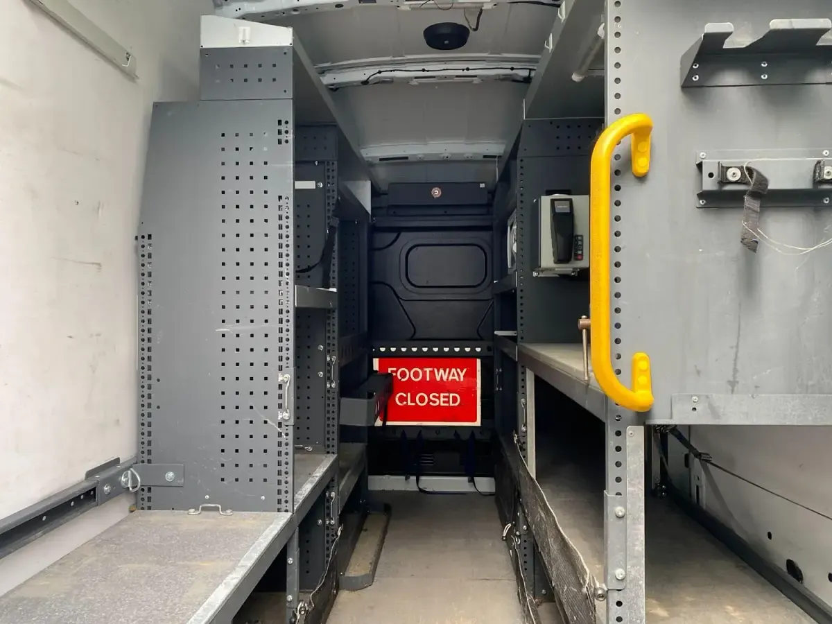 Usado Ford Transit 130 HP (95 kW) 2018 Branco Van