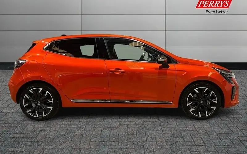 Used Renault Clio Techno 143 HP (105 kW) 2025 Hatchback