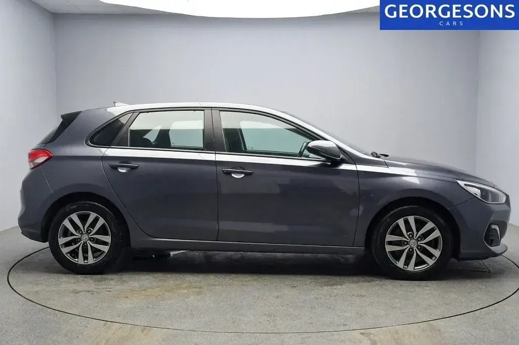 Used Hyundai i30 SE 120 HP (88 kW) 2020 Grey Hatchback
