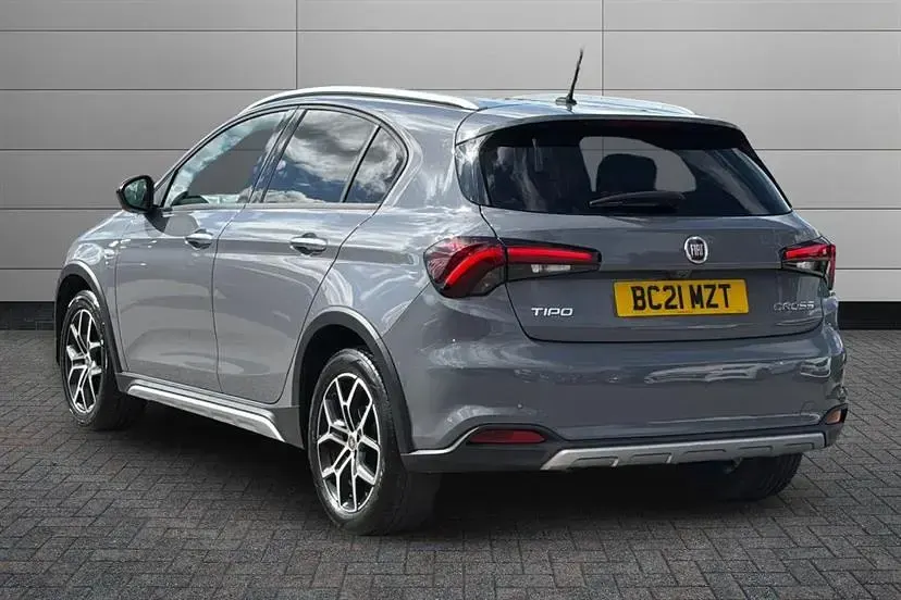 Used Fiat Tipo Cross 100 HP (73 kW) 2021 Grey Hatchback