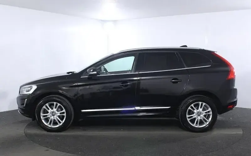 Usado Volvo XC60 SE Lux 220 HP (161 kW) 2017 SUV