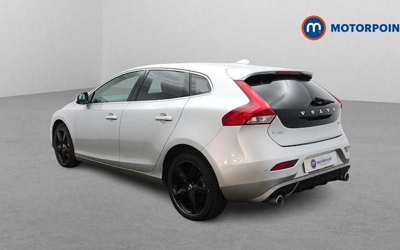 Used Volvo V40 R-Design 152 HP (111 kW) 2019 Silver Hatchback