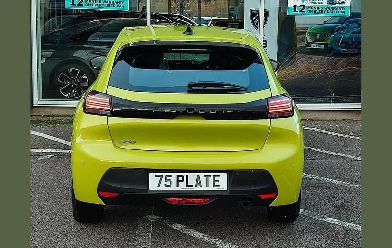 New Peugeot 208 Style 99 HP (72 kW) 2025 Yellow Hatchback