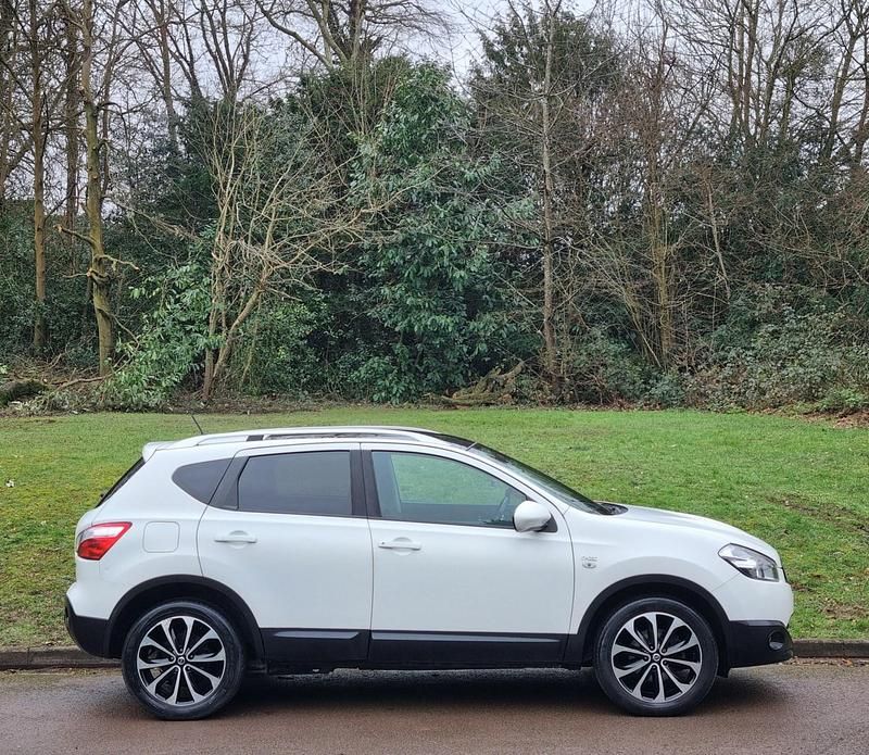 Used Nissan Qashqai N-TEC 110 HP (80 kW) 2011 White SUV