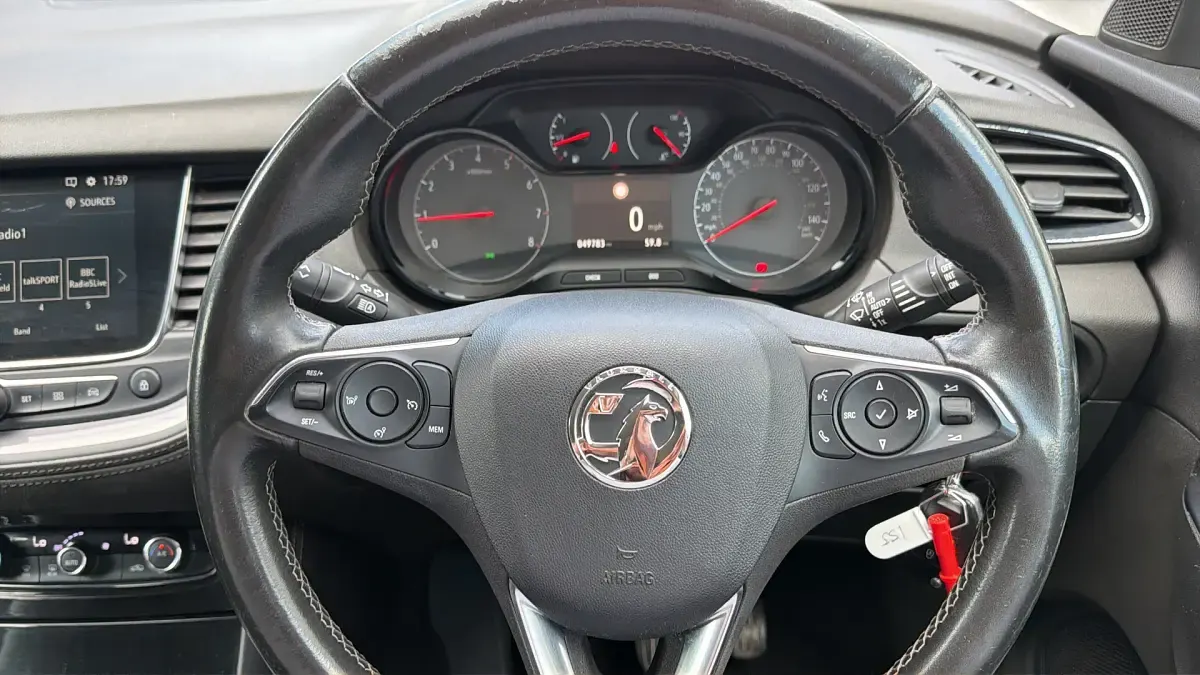 Used Vauxhall Grandland X SRi 131 HP (96 kW) 2021 Grey SUV