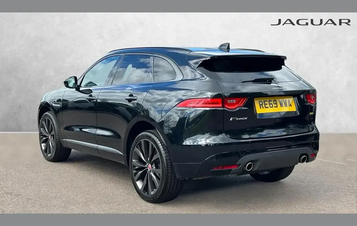Used Jaguar F-Pace 296 HP (217 kW) 2020 Black SUV