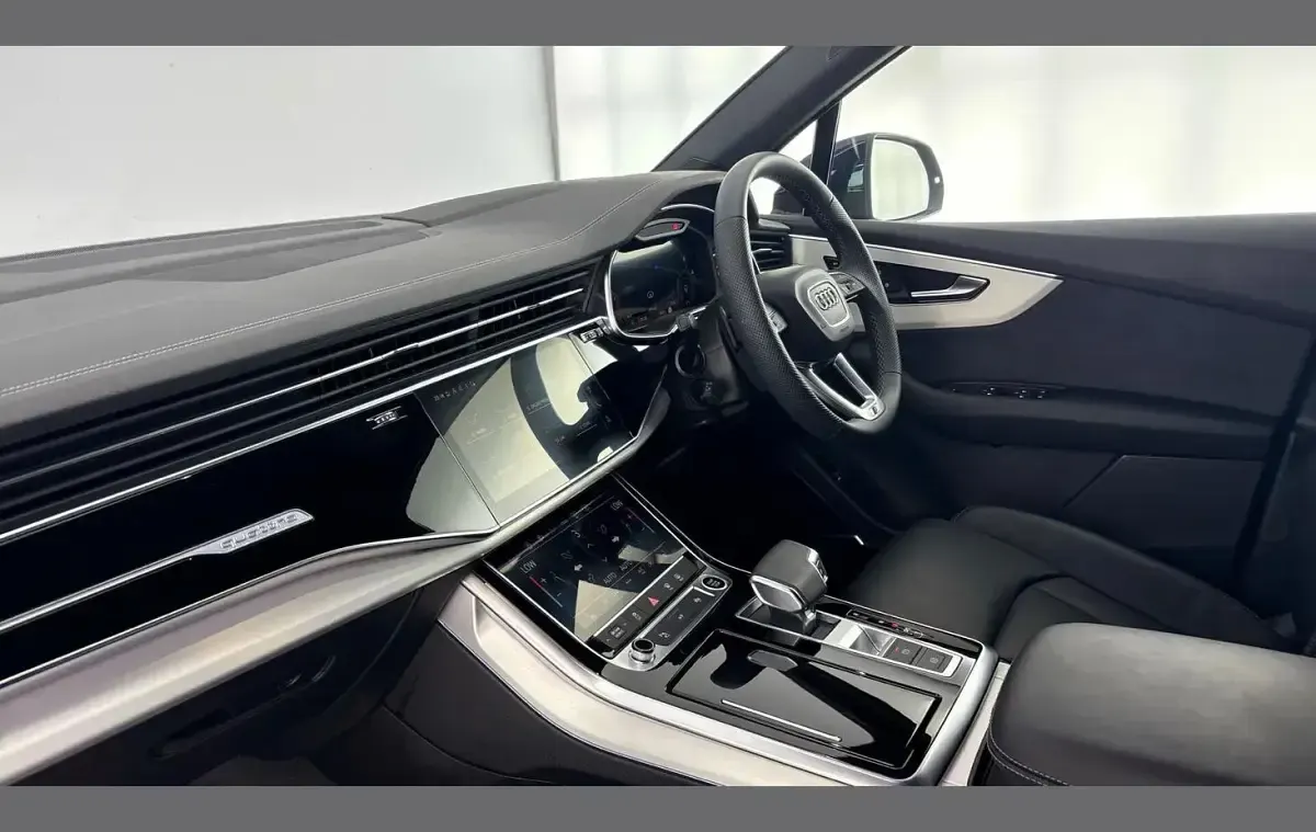 Used Audi Q7 S-Line 281 HP (206 kW) 2025 Blue SUV