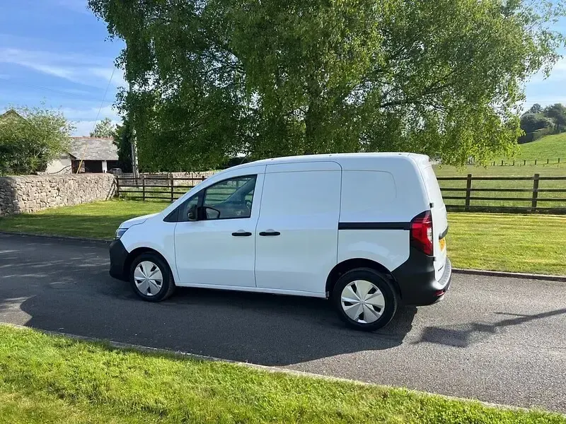 Used Nissan Townstar Acenta 130 HP (95 kW) 2023 White Van