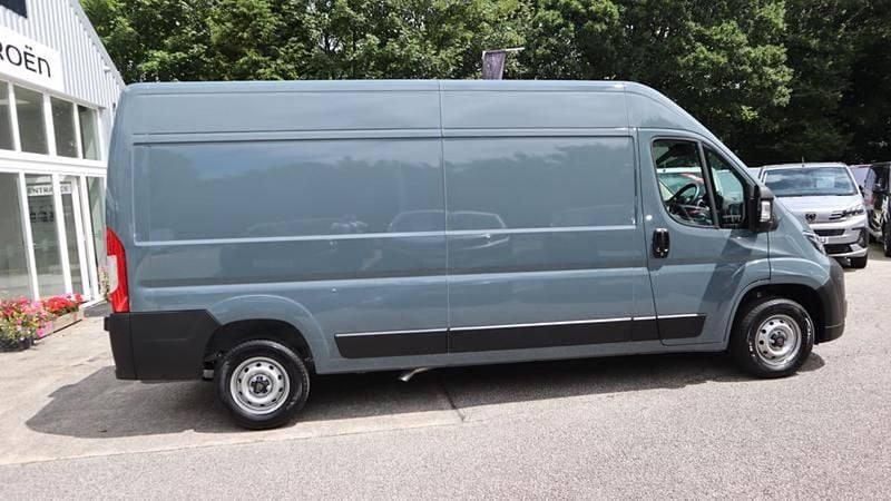 Grey New 2025 Peugeot Boxer Van | £24,999 (Fair price) - Image 1/4