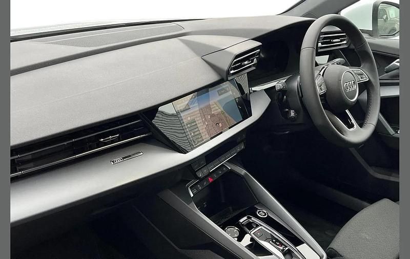 Used Audi A3 e-tron Sport 200 HP (147 kW) 2026 White Hatchback