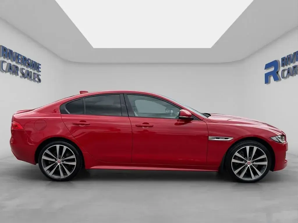Used Jaguar XE R-Sport 300 HP (220 kW) 2018 Red Sedan