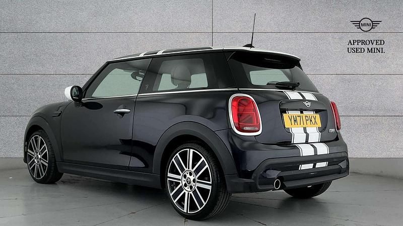 Used Mini Cooper Exclusive 136 HP (100 kW) 2022 Black Hatchback