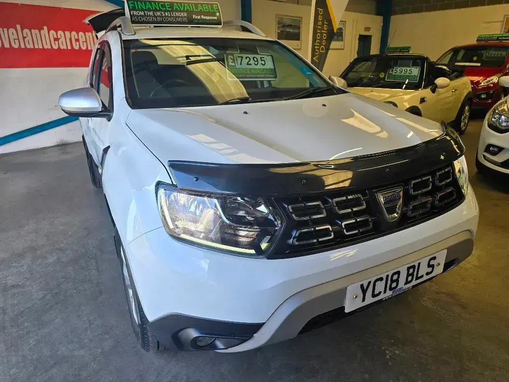 Usado Dacia Duster Comfort 114 HP (83 kW) 2018 Branco SUV