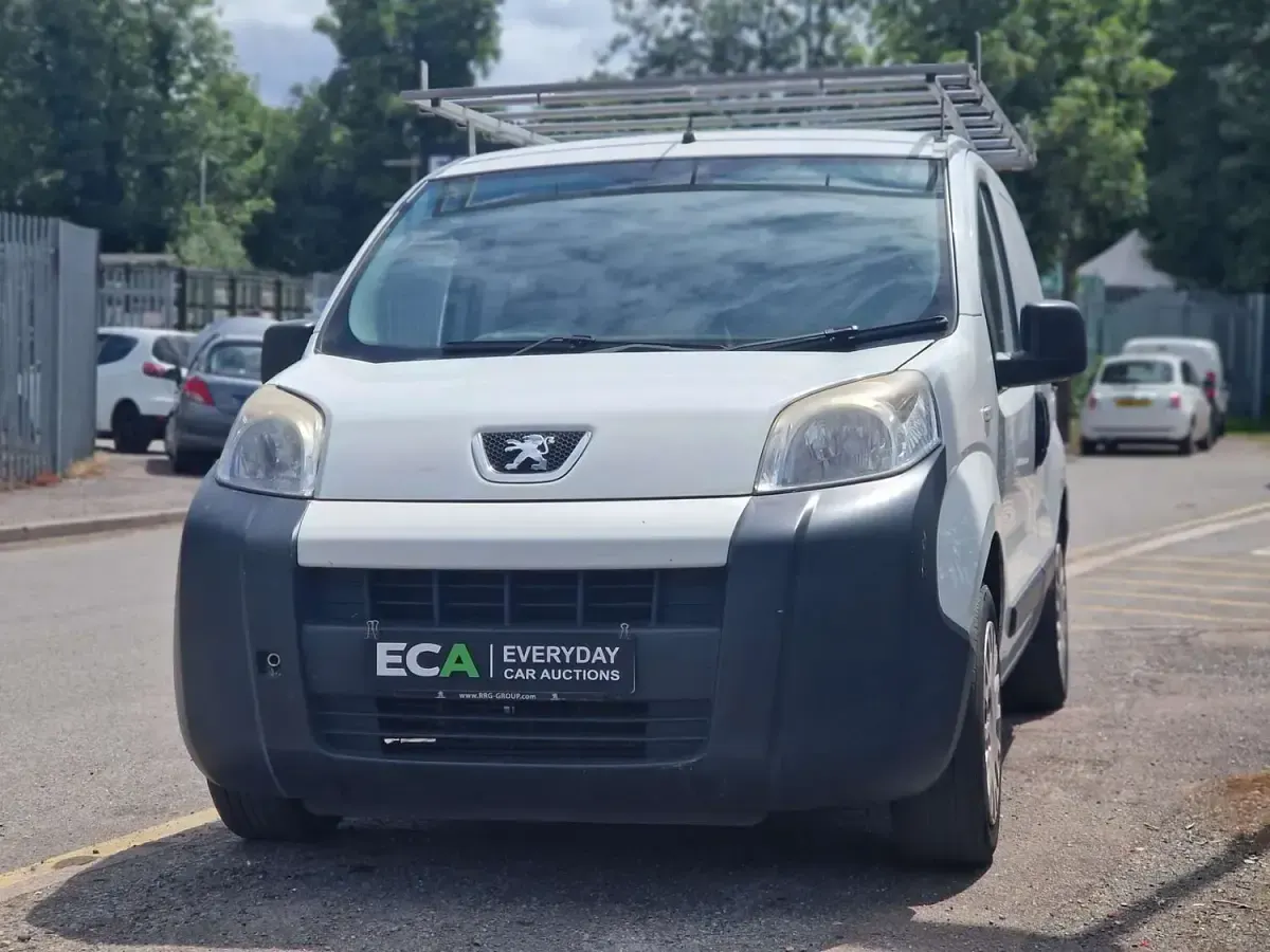 Used Peugeot Bipper 75 HP (55 kW) 2015 White MPV