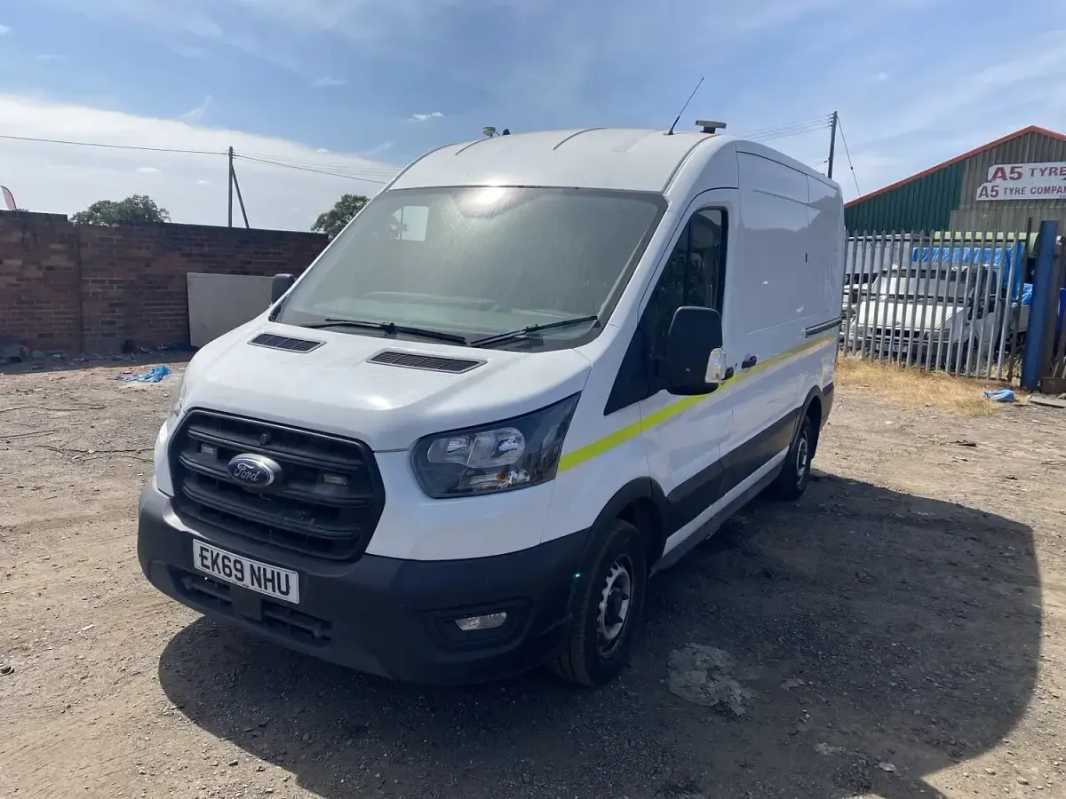 Used Ford Transit 105 HP (77 kW) 2019 White Van