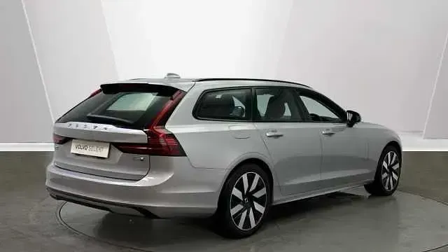 New Volvo V90 Plus 345 HP (253 kW) 2026 Estate