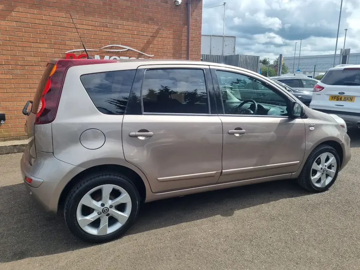 Used Nissan Note N-TEC 86 HP (63 kW) 2012 Beige Hatchback