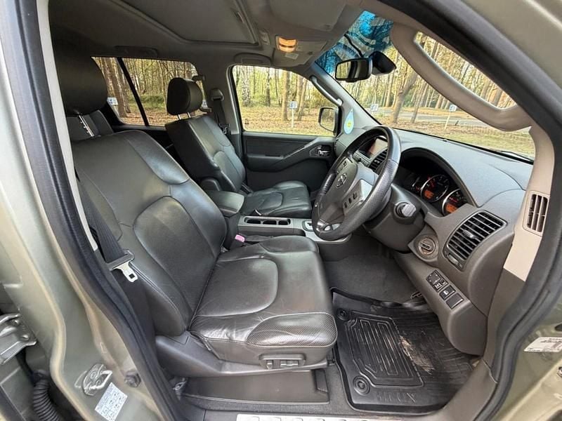 Used Nissan Pathfinder 174 HP (127 kW) 2009 Silver SUV