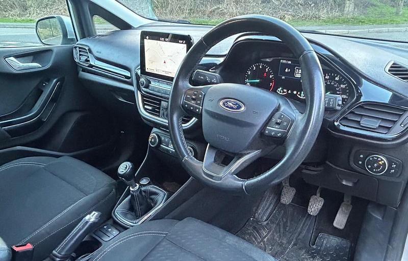 Used Ford Fiesta Titanium 100 HP (73 kW) 2019 Silver Hatchback