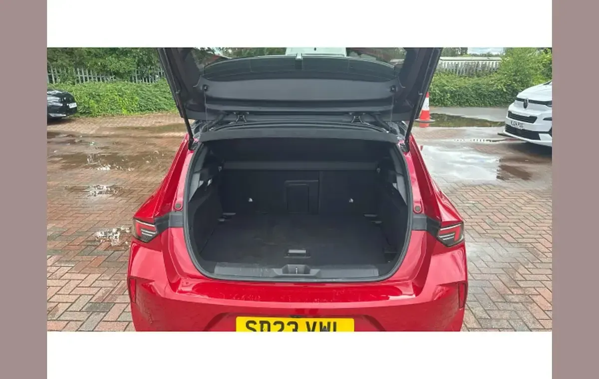 Used Vauxhall Astra 130 HP (95 kW) 2023 Red Hatchback