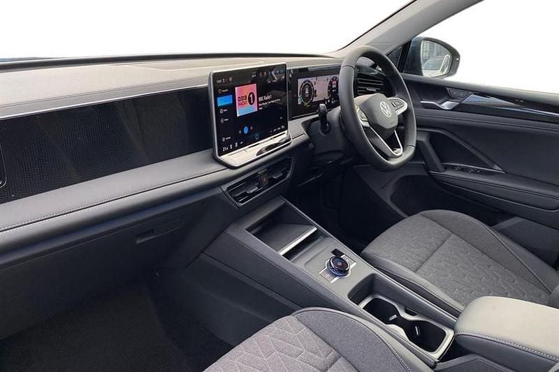 New VW Tiguan Life 130 HP (95 kW) 2026 Nightshade blue SUV