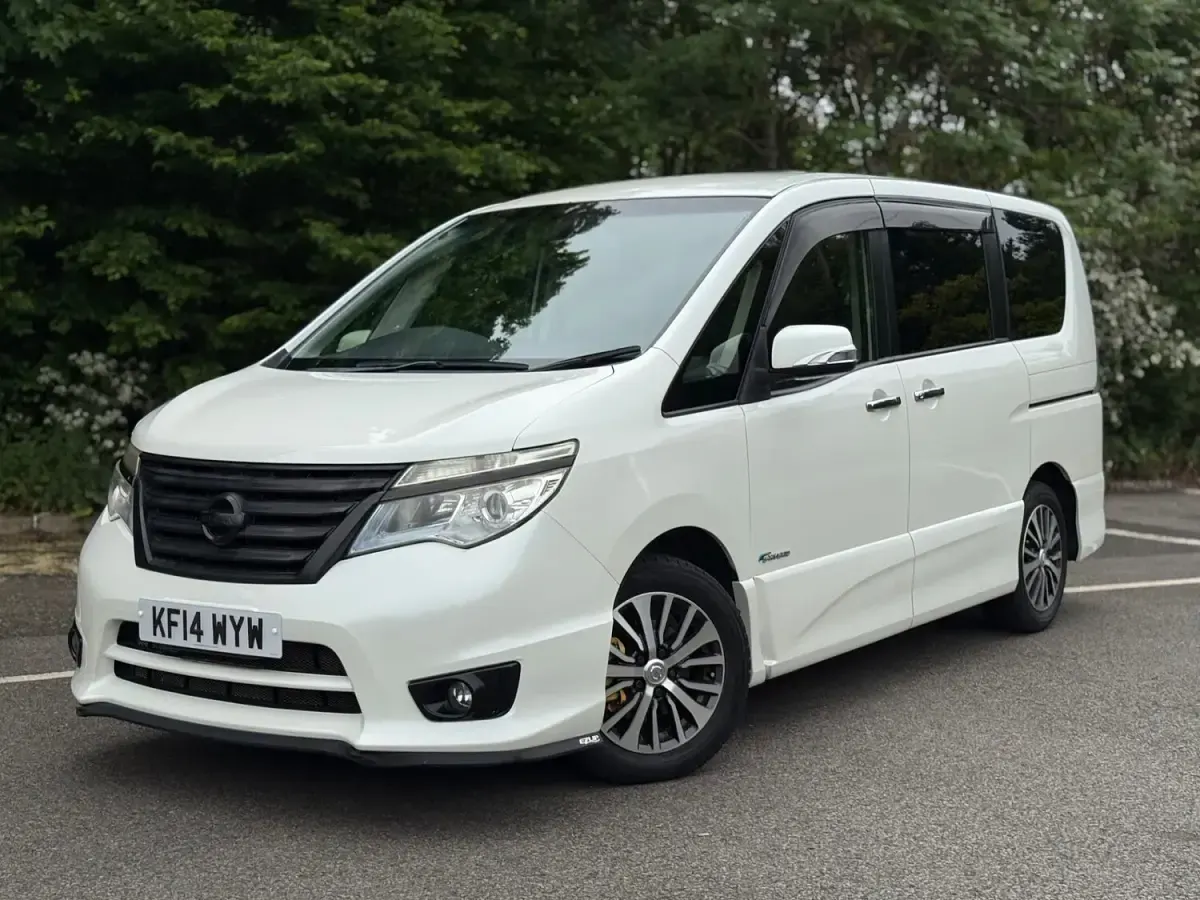 Usado Nissan Serena S 2014 Blanco Monovolumen