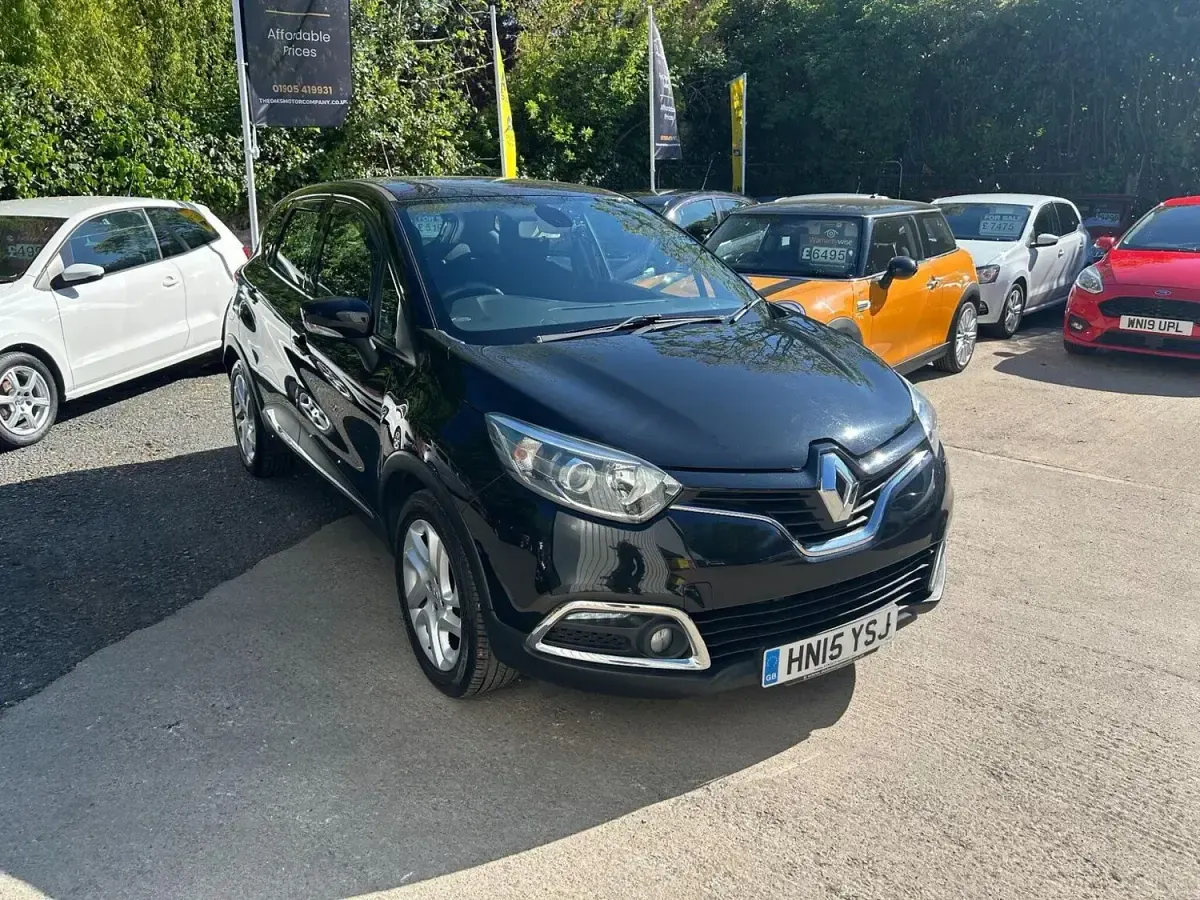 Usado Renault Captur Dynamique 90 HP (66 kW) 2015 Preto SUV