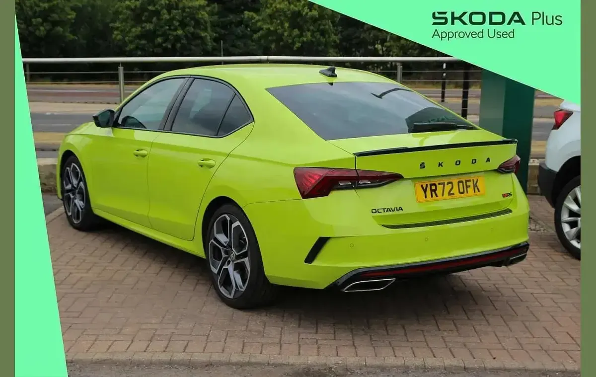 Used Skoda Octavia vRS 245 HP (180 kW) 2022 Hyper green Hatchback
