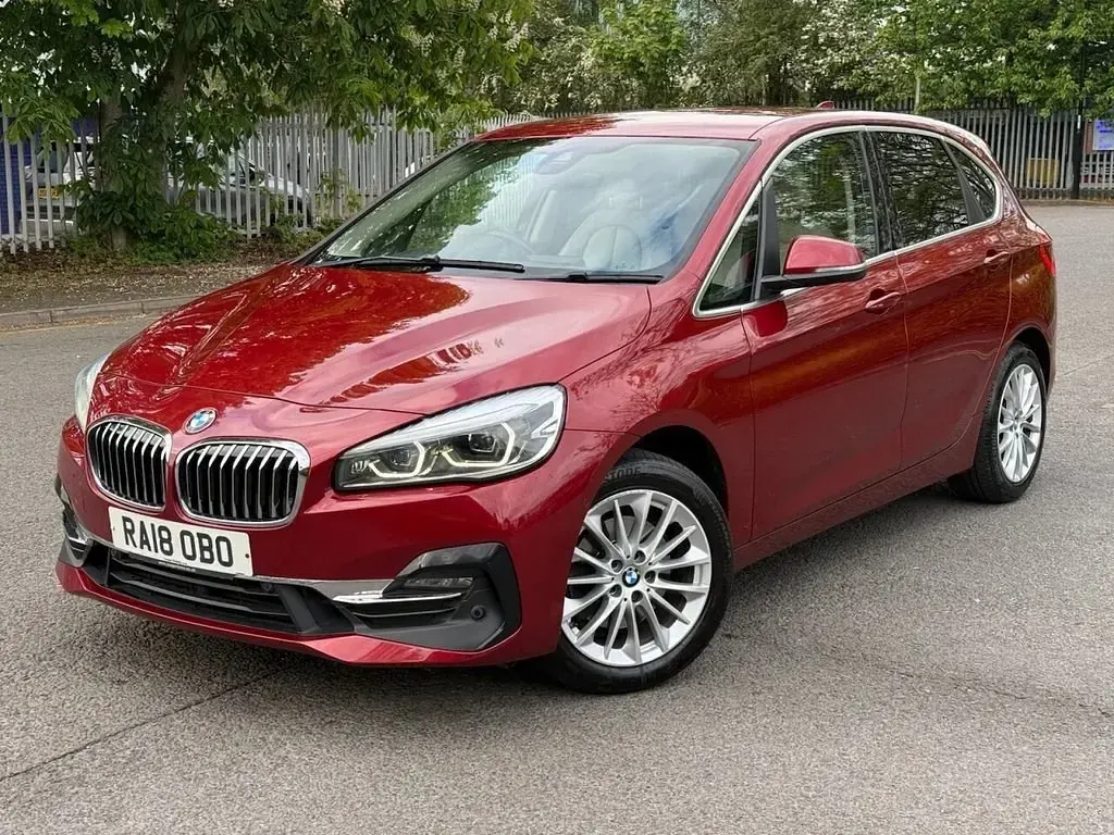 Used BMW 220 Luxury Line 190 HP (139 kW) 2018 Red Hatchback